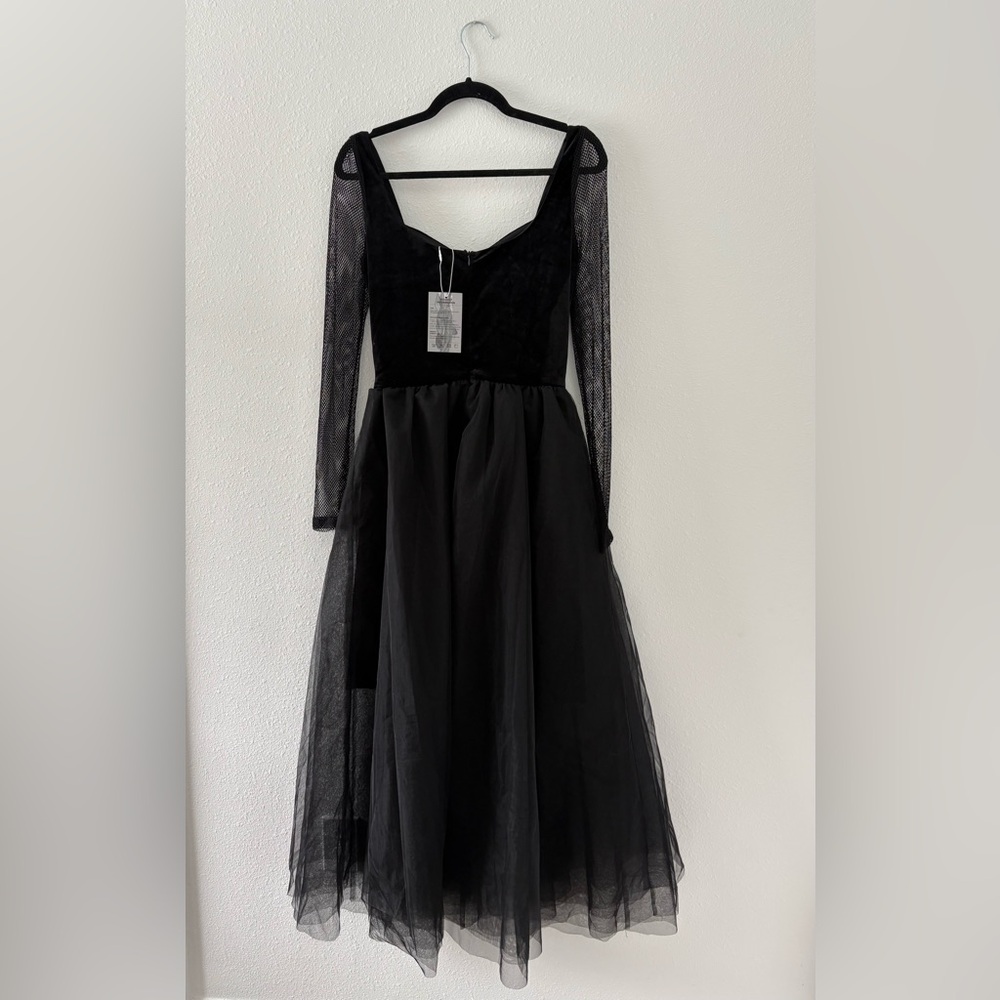 Elegant Black Long Sleeve Dress - Picture 4 of 7